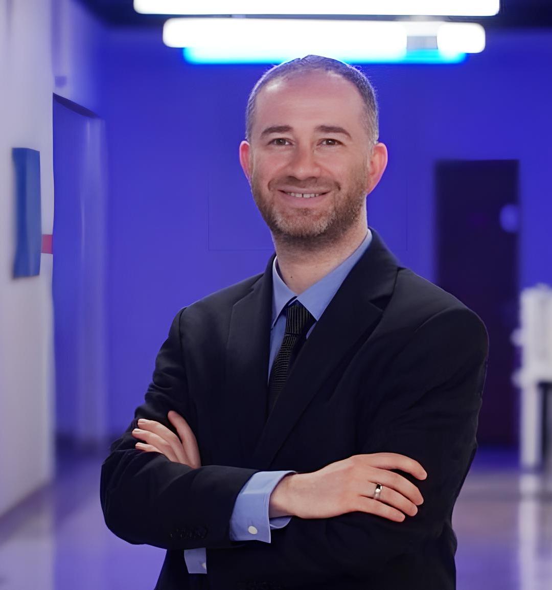 Dr. Levent Sümer